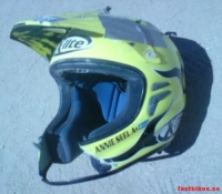 fb_broken_helmet_054