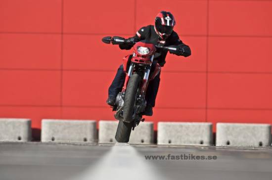 fb_2010_Ducati_Hypermotard_796_12