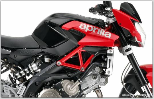 tn_motocykly-aprilia-shiver-750-2010_14