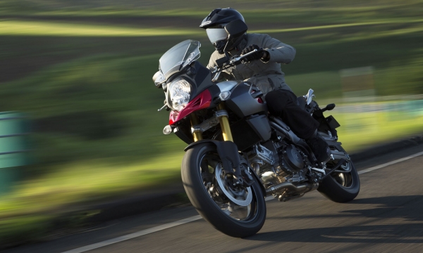 2014-Suzuki-V-Strom-1000-12