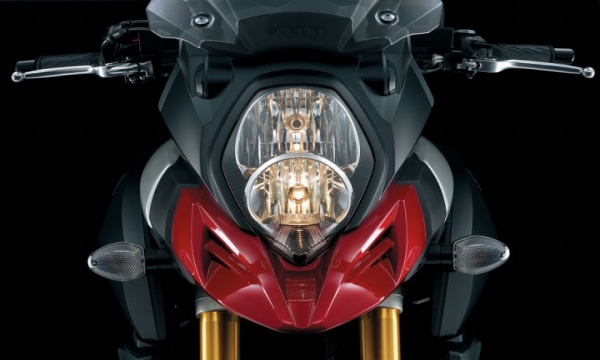 2014-Suzuki-V-Strom-1000-headlight-720x480