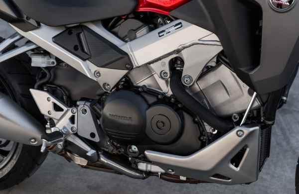 honda-vfr800x-crossrunner-2015-18