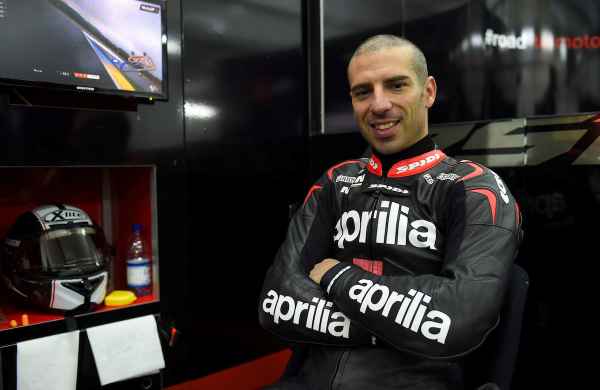 tre-giorni-di-test-a-valencia-hanno-dato-il-via-allavventura-di-aprilia-in-motogp-0000000350-04apriliaracing melandri