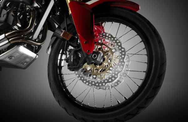 Honda CRF1000L_Africa_Twin_16YM_Studio_057_DCT