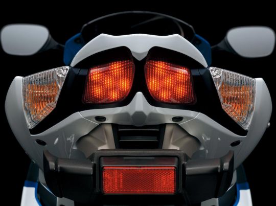 2012-suzuki-gsxr-1000-23