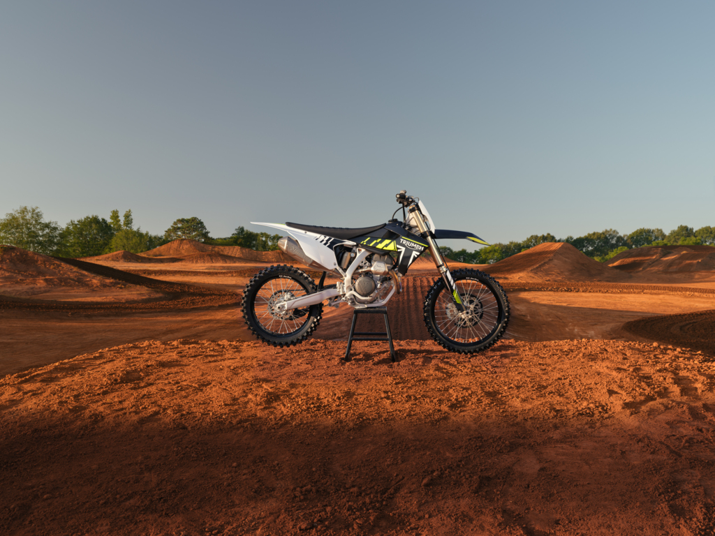 TF 250 X ACCS MY24 0066 JP