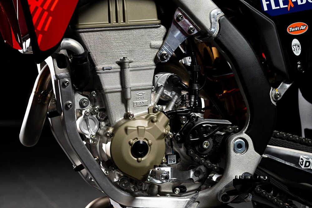 Desmo450 MX 12 UC593325 Low