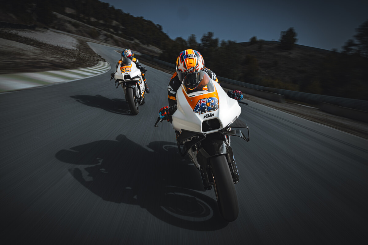 2024 KTM RC8C 3