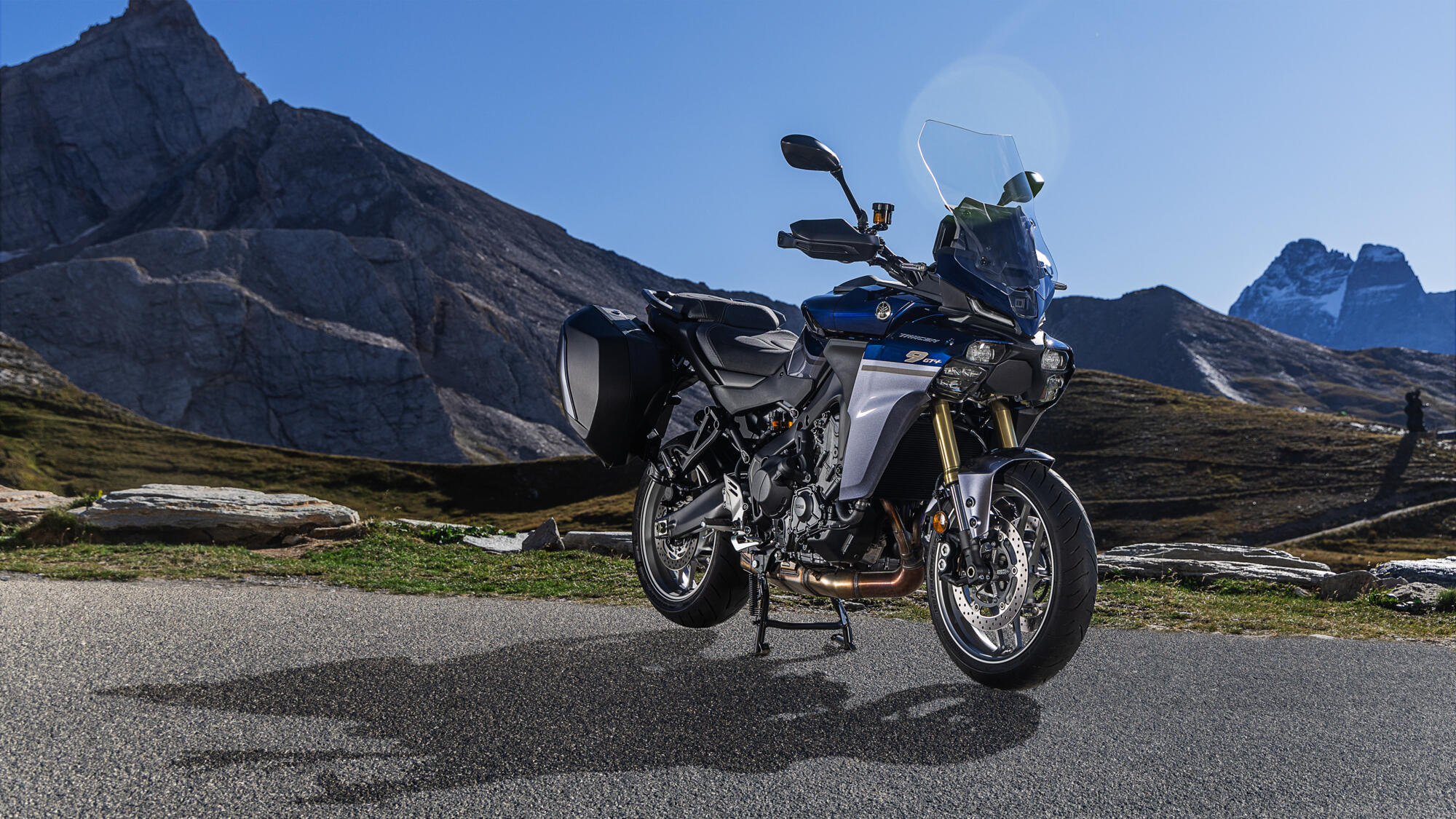 2025 Yamaha MT09ATRDXCS EU Cobalt Blue Static 002 03
